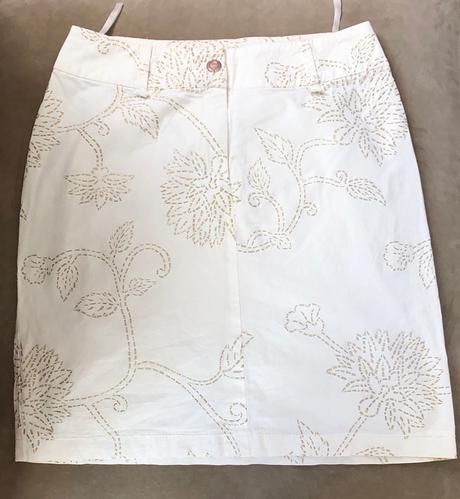 Esthis biela  mini sukňa so zlatou potlačou, xs