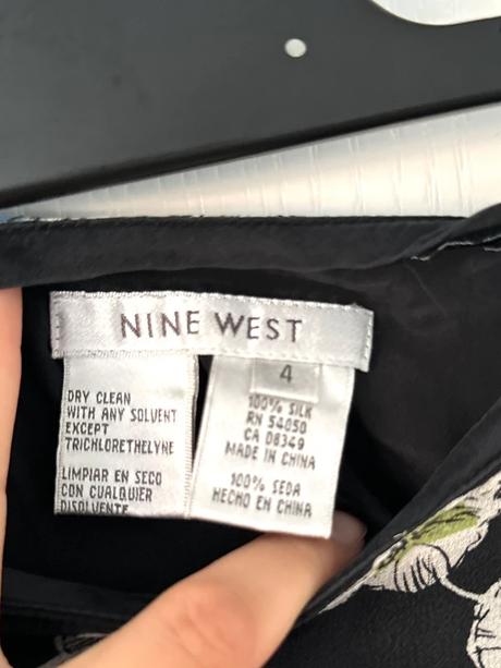 Vzdušná hodvábna kvetovaná sukňa nine west, s