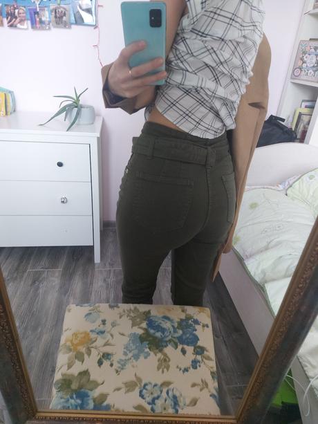 Zelené rifle s vysokým pásom, bershka,36