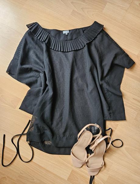 Krásna zaujímavá blúzka, 40