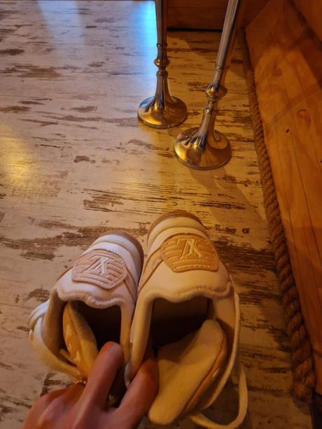 Dievčenské tenisky, 32