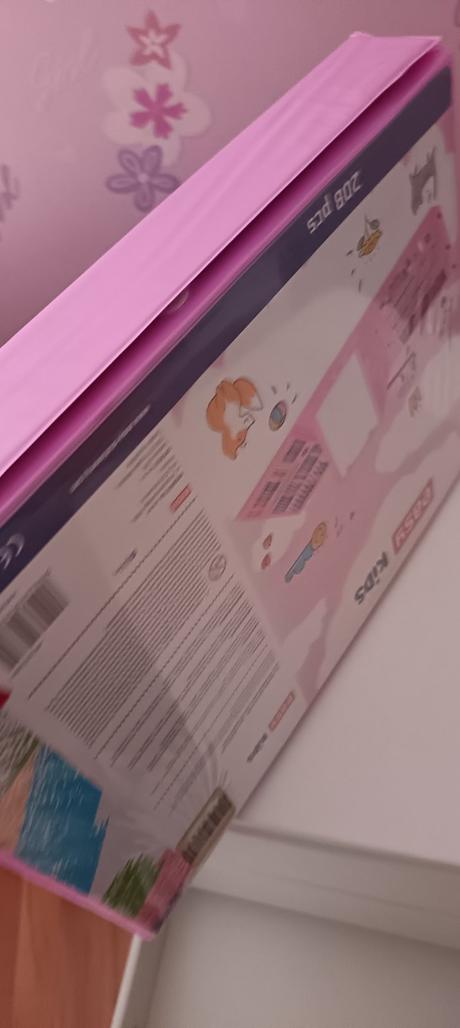 Obrovský kufrík s množstvom farbičiek,fixiek,