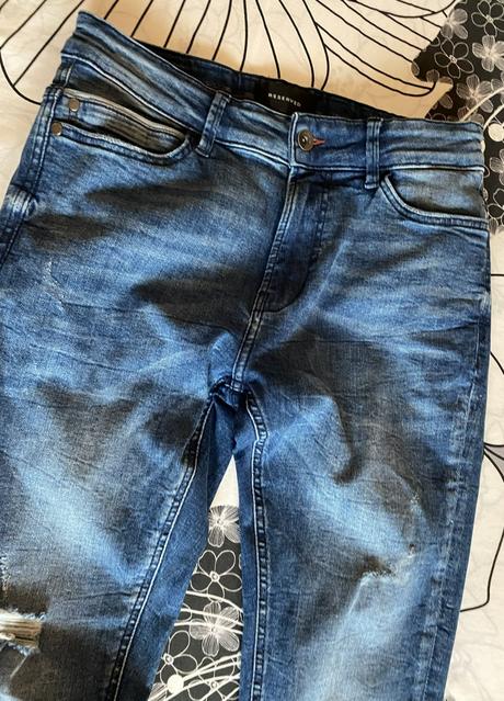 Potrhané rifle reserved v. 30, reserved,30