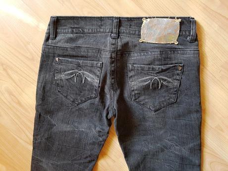 Sivo-čierne bershka rifle veľkosť 34, 34