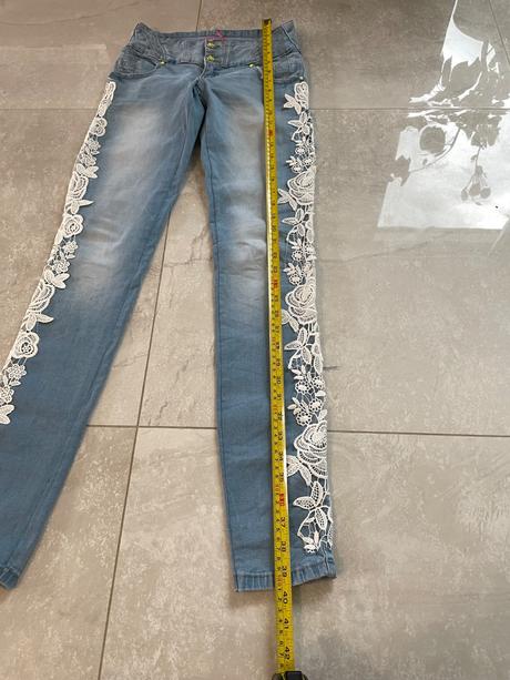 Rifle s vyšitými kvetmi, xs