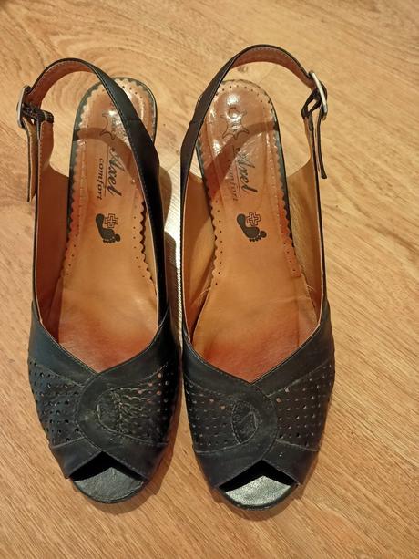 Sandálky kožené veľ. 40, 40