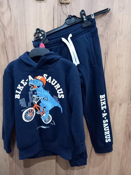 Nova suprava dino, c&a,116