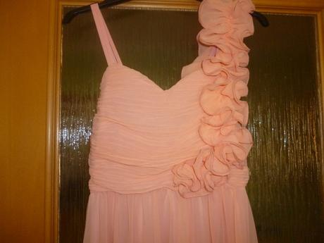 Príležitostné šaty., 38