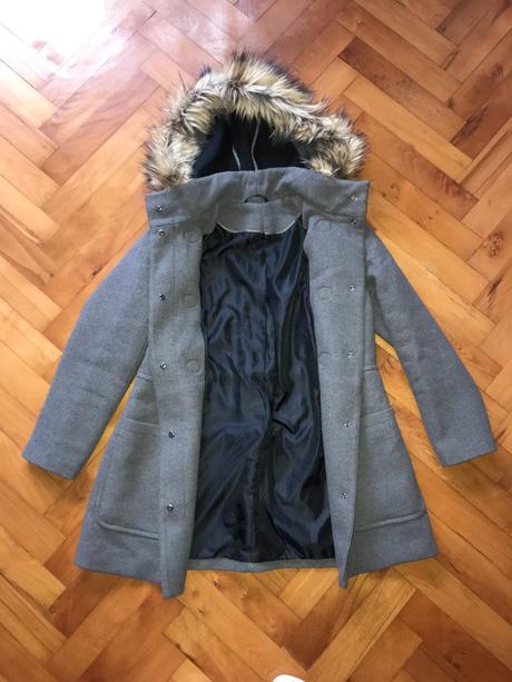 Dámsky sivý zimný kabát s kožušinou, m