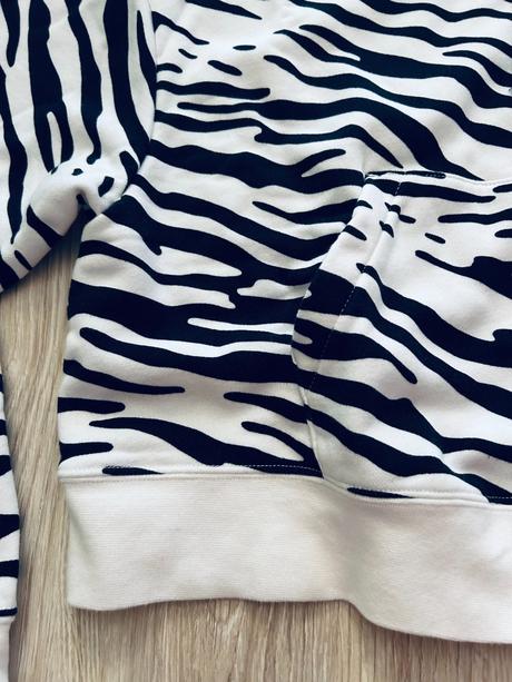 Štýlová mikina značky nike, pc 80 eur, nike