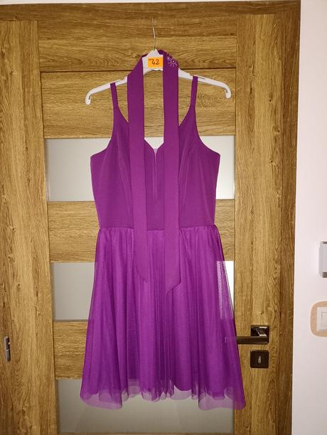 Spoločenske šaty, 42