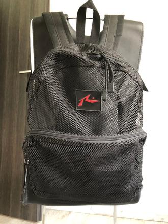 Rusty čierny ruksak batoh priehladný, 