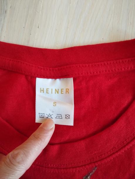 Nenosené tričko, 152