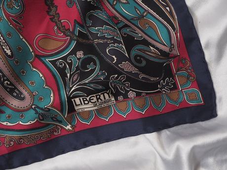 Luxusná hodvábna šatka liberty of london, m