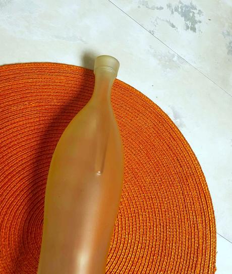 Štíhla sklenená váza, 