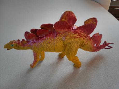 Plastový dinosaurus, 
