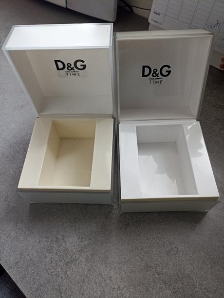 2 krabičky d&g, 