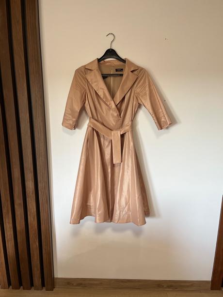 Spoločenské šaty, l