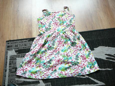 Dievcenske saty-top, c&a,146