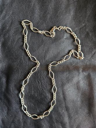 Strieborná retiazka,