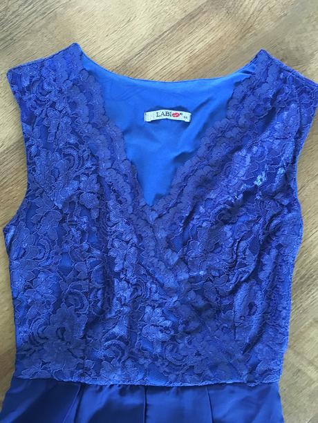 Spoločenské šaty, 38