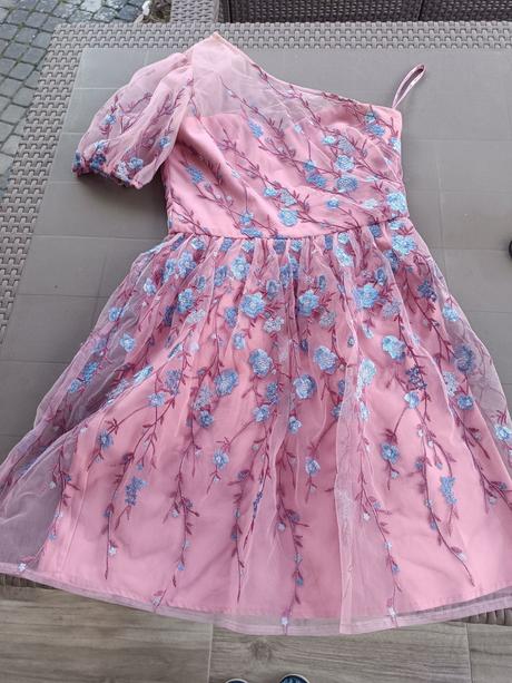 Spoločenské šaty, 38