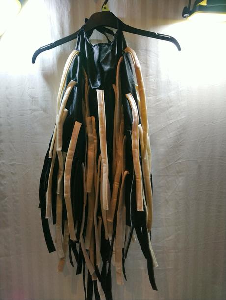 3-dielny kostým obryňa, body, zástera, laby, xl, 