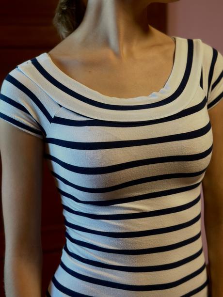 Obtiahnuté šaty, terranova,xs