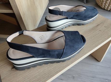 Kožené.zn comart, 39