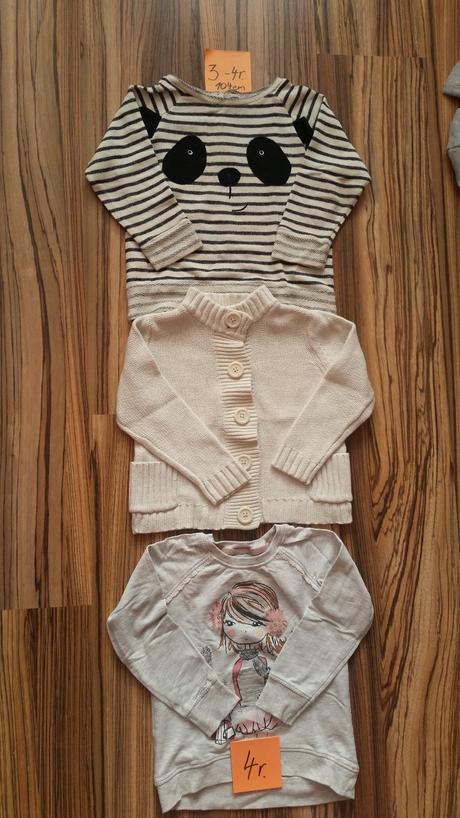 Mikiny a sveter, 104