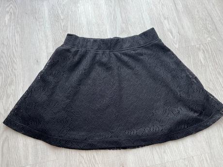 Ackova krajkovana sukna, terranova,s