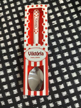 Lyžička s menom viktória,