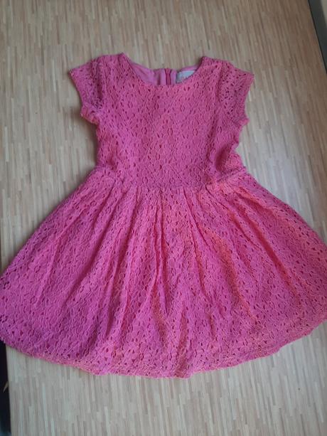 Romanticke cipkovane saty, 104