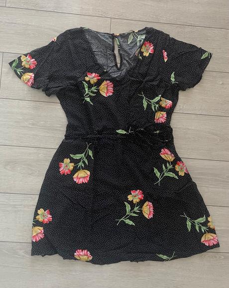 Čierno - kvietkované šaty, george,m