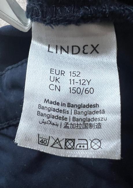 Elegantne tmavomodré kraťase, lindex,152