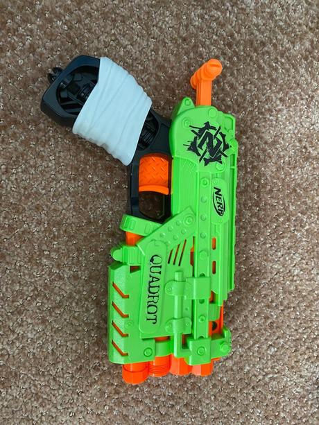 Nerf zombie strike quadrot e2673, 