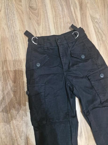 Kapsacove nohavice, bershka,36