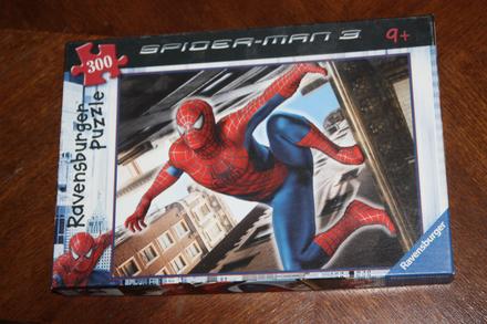 Puzzle spider man 300,