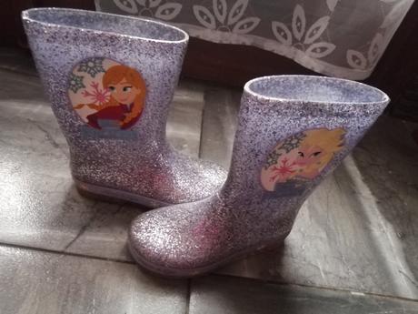 Svietiace gumáky, disney,28