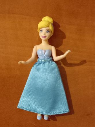 Popoluška mini bábika, 