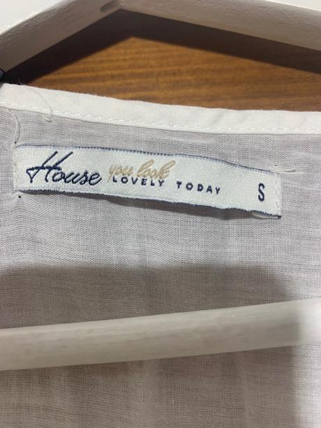 Biela bľúzka, house,s