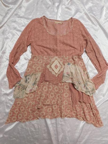 Kvalitne velmi pekne šaty, 40