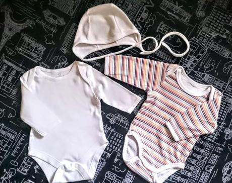 2x bodíky + čiapočka, early days,56