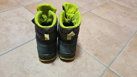 Výborný stav - 22 cm, primigi,35