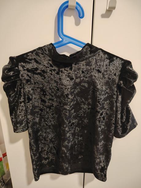 Krásny zamatový top, reserved,134