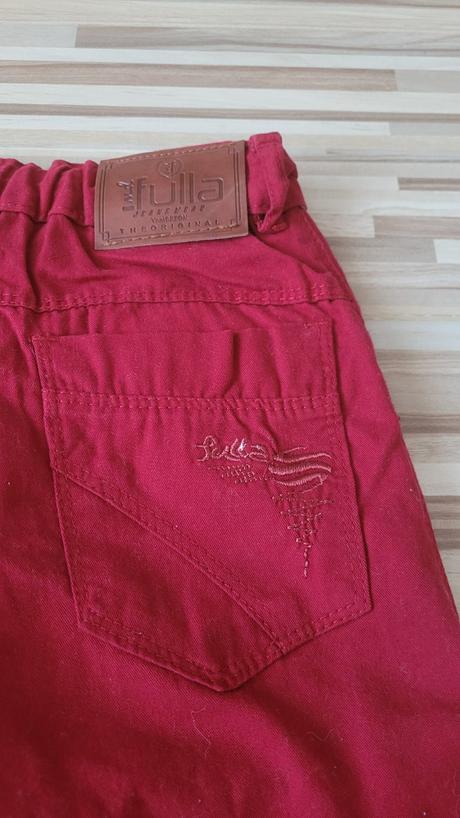 Bordove nohavice, 134