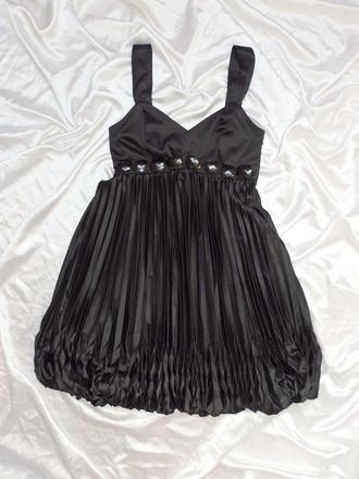 Kvalitne velmi pekne saty na slavnost, 36