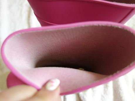 Svietiace gumáky, 25