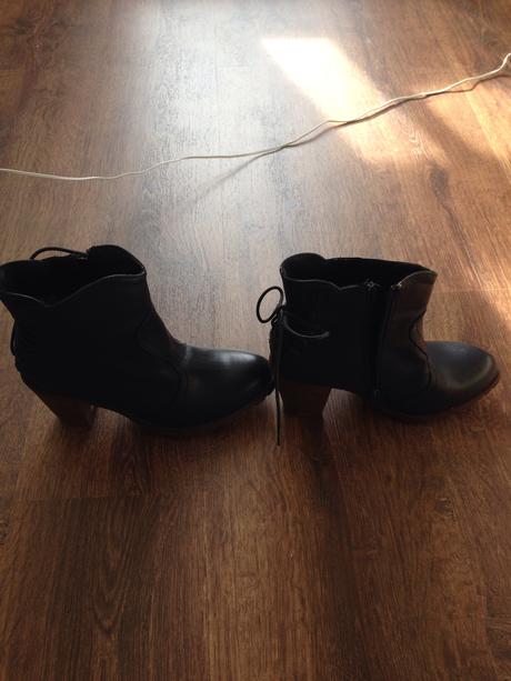 Modre kratke cizmicky, 36