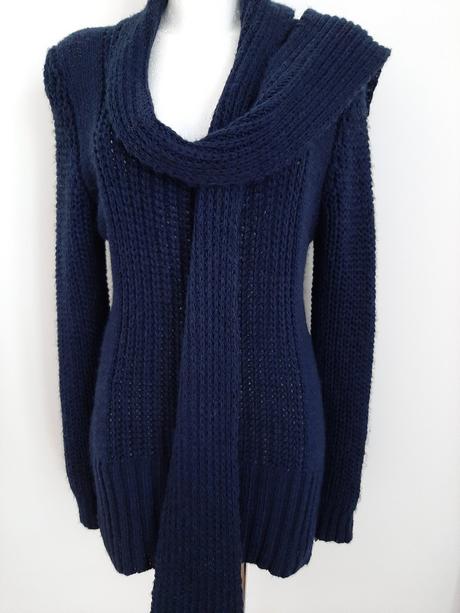 Pleteny sveter so šalom,